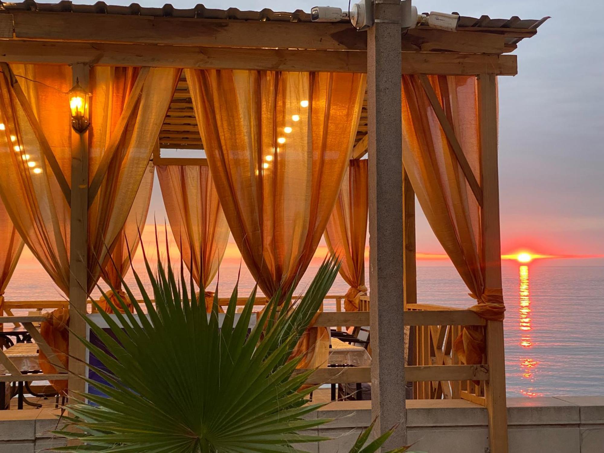 Guest House Orange Kobuleti Exterior photo